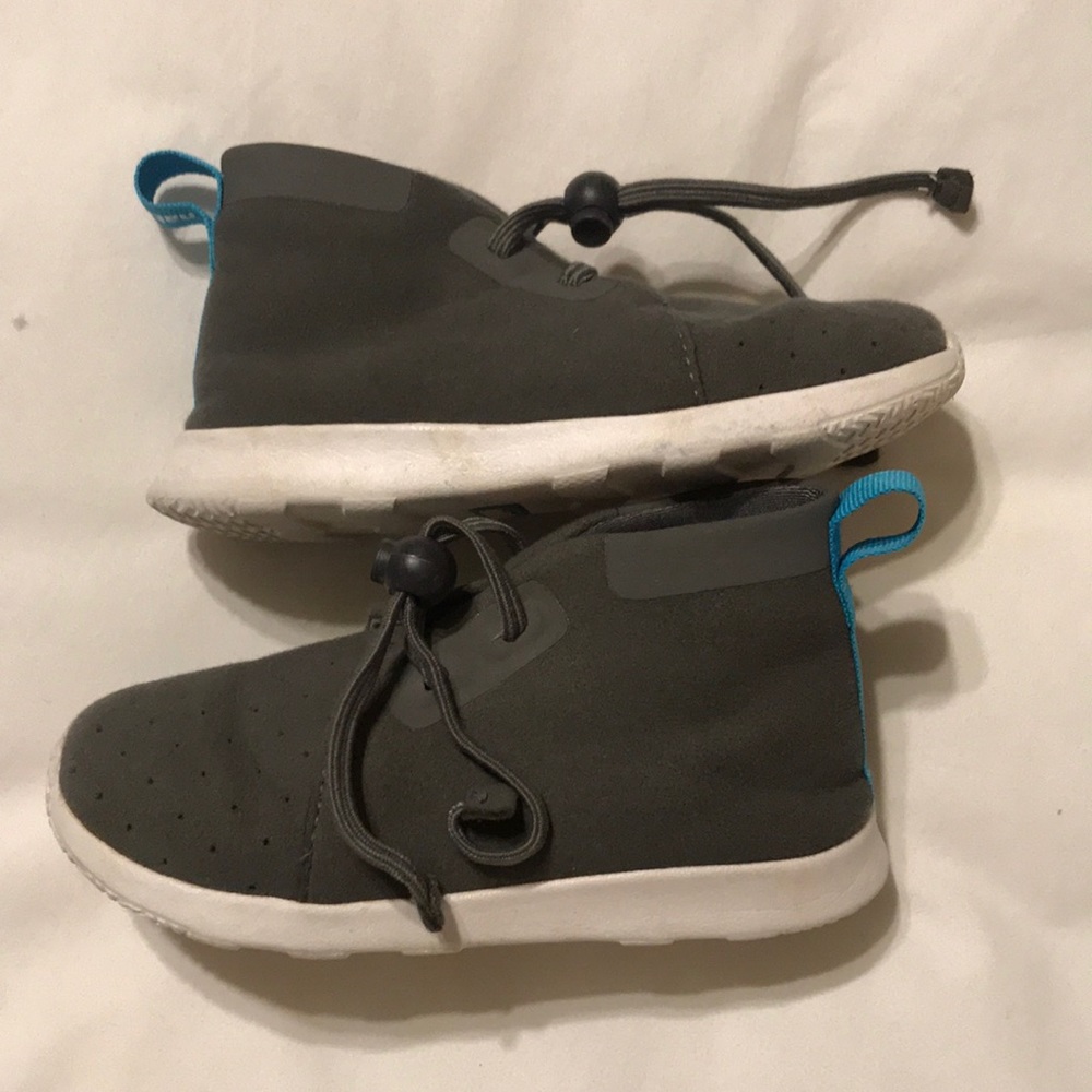 Native boys 9 booties GRAY